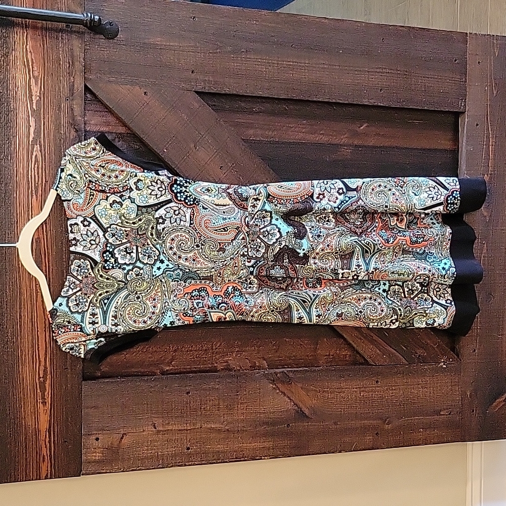 Pretty dress! - Picture 3 of 3